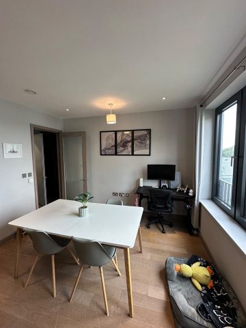 1 Bed Flat, Gowing House, SW18 - Photo 2