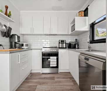 Modern Comfort in a Convenient West Bathurst Location - Photo 5
