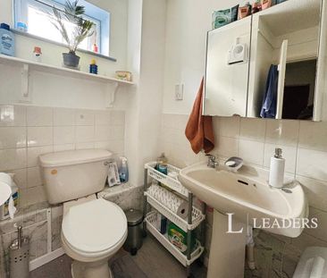 1 bedroom flat to rent - Photo 6