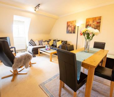 3 bedroom flat to rent - Photo 2