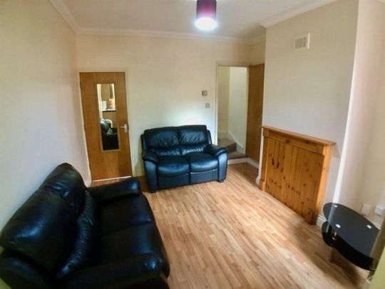 4 bedroom terraced house to rent - Photo 1