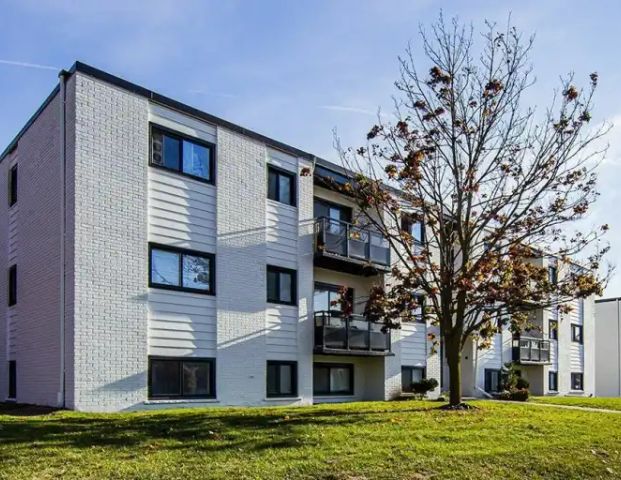 159 & 161 University Avenue East | 161 University Avenue East, Waterloo - Photo 1