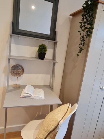 1 bedroom in a house share to rent - Photo 3