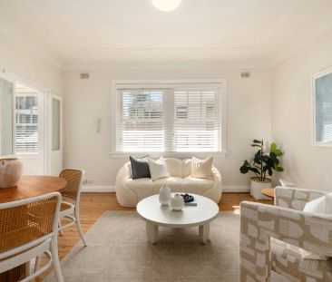 Art Deco Inspired Apartment in Central Manly - Photo 2