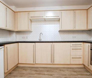 Located on the popular development of Champs Sur Marne is this two ... - Photo 6