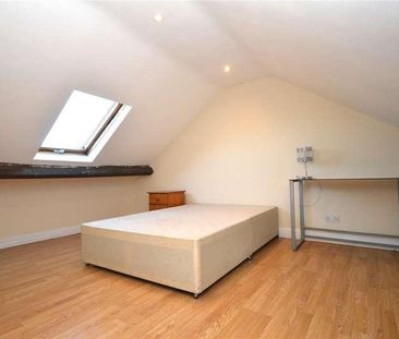 County Road, Swindon, Wiltshire, SN1 - Photo 2