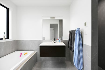 Privately positioned on a substantial, beautifully set section, 402 Laked Road, Horsham Downs, Hamilton delivers an exceptional standard of luxury lakeside living. - Photo 3