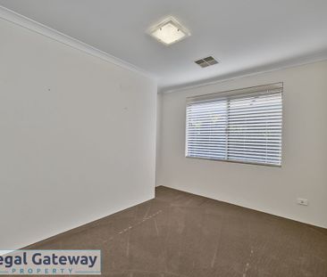 29 Aubin Grove Link, AUBIN GROVE WA 6164 - Photo 4