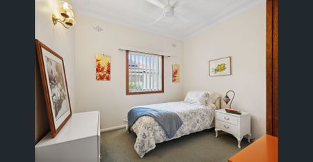 Spacious 3 Bedroom Brick Family Home - Photo 2