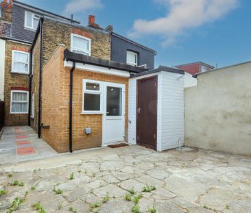 1 bedroom in a house share to rent - Photo 6
