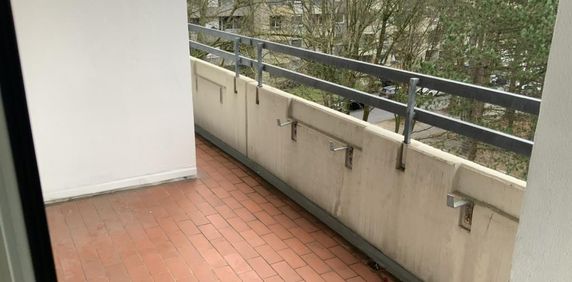 Wir renovieren für Sie!! gut geschnittene 2-Zimmer-Wohnung mit Balkon und Aufzug in MG Schmölderpark - Photo 2