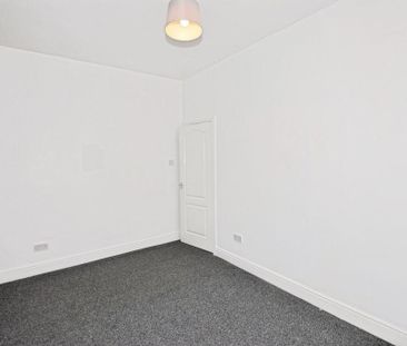 2 bedroom end of terrace house to rent - Photo 3