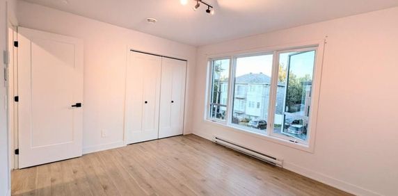 Nouvelle construction Condo 3 1/2 Longueuil Rive-Sud Montérégie - Photo 2