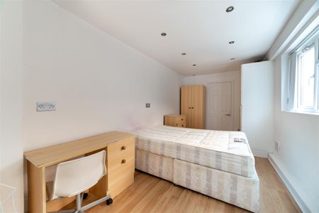 3 bed flat to rent in Warwick Street, Newcastle Upon Tyne, NE6 - Photo 3