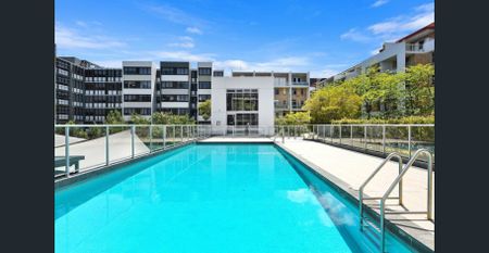 Stylish Apartment with Resort-Style Facilities in the Heart of Waterloo - Photo 5