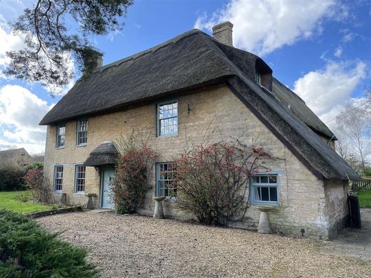 5 bedroom detached house to rent - Photo 1