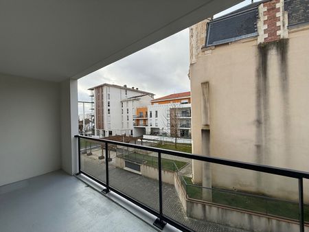 Location appartement 3 pièces, 69.78m², La Roche-sur-Yon - Photo 2