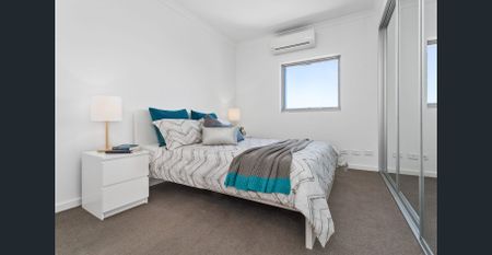 Light and bright with stunning views! - Photo 3