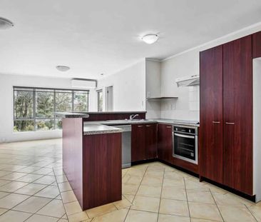 Spacious 3 Bedroom Apartment - Photo 3