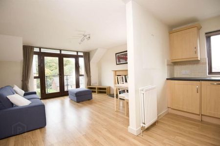 18 Castlehill Place, 607 Upper Newtownards Road, Belfast, BT4 3LQ - Photo 2