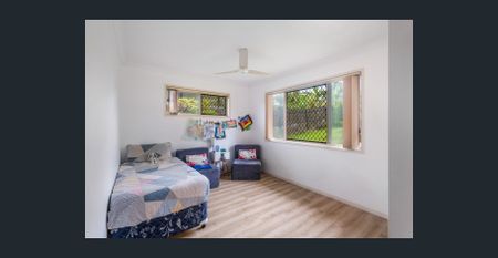 SPACIOUS AND ELEVATED FAMILY HOME - Photo 4