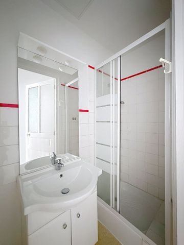 Appartement à louer - REIMS- HYPER CENTRE - Photo 3