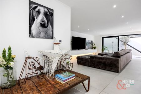 The Vale, Ovingdean, Brighton - Photo 2