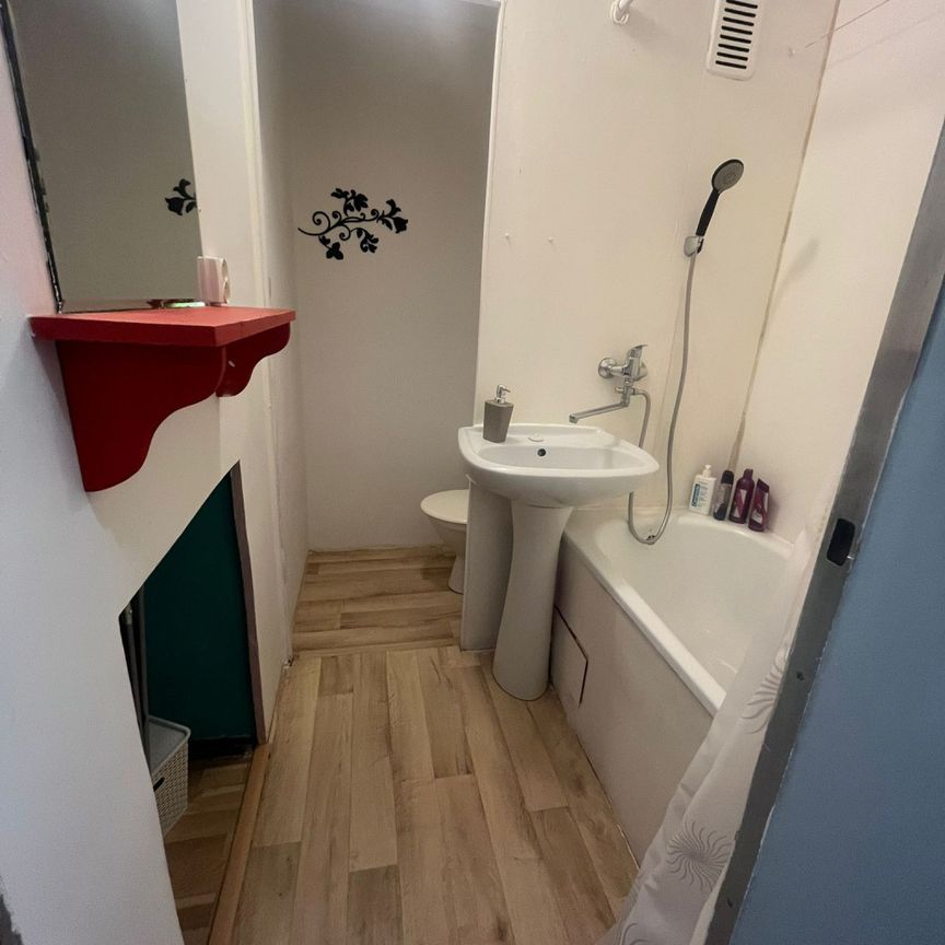 Pronájem bytu 1+1 34 m² - Photo 1