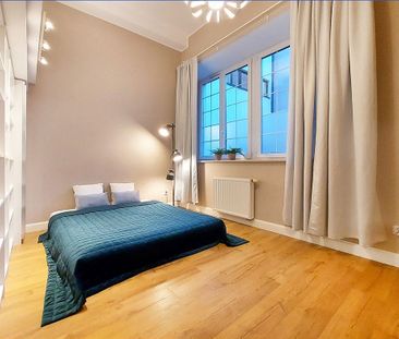 Klimatyczne, wysokie 3 pokoje z antresolą 76.6 m² - Photo 1