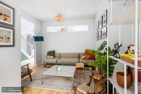 Spendid two-story apartment for rent in Plateau-Mont-Royal | Accès International Inc. - Photo 4