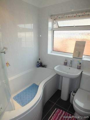 2 bedroom property to rent in St Neots - Photo 3