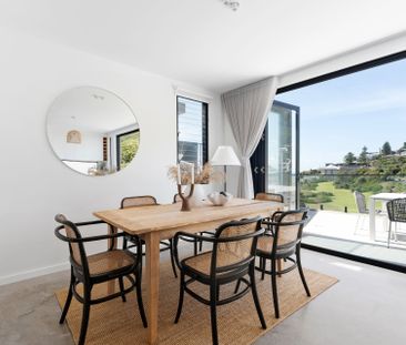 Exquisite Brand New Beach Side Home. - Photo 4