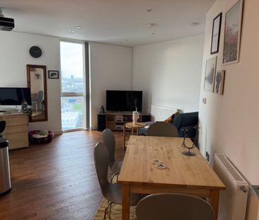 1 Bed Flat, Discovery Tower, E16 - Photo 2