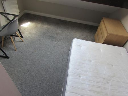 6 bedroom terraced house to rent - Photo 4