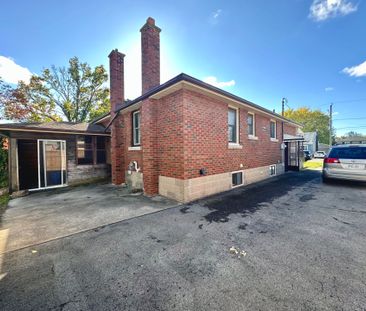 For Lease - 6376 Carlton Avenue, Niagara Falls, Ontario - Photo 2