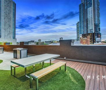 Gorgeous Two Bedroom Apartment in Southbank Central Awaits! - Photo 4