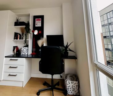 Silver Courtyard Studio, Floors G-2 - Photo 5