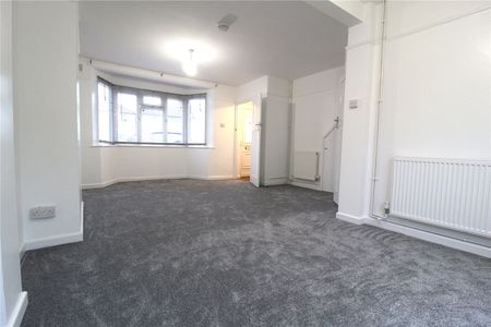 Clyfford Road, Ruislip, HA4 6PX - Photo 2