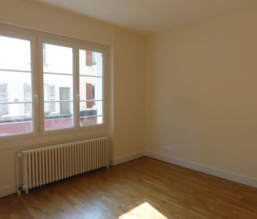 Location Appartement 4 pièces 90m² LE CREUSOT 71200 - Photo 3