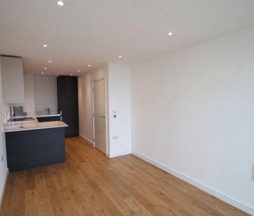 1 Bed Flat, Pinnacle Apartments, CR0 - Photo 4