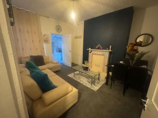 5 bedroom terraced house to rent - Photo 1