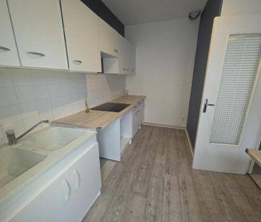 Location Appartement 4 pièces 75m² LE CREUSOT 71200 - Photo 5