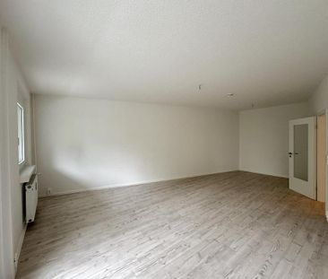 Großzügig geschnittene und moderne 3-Raum-Wohnung - Foto 1