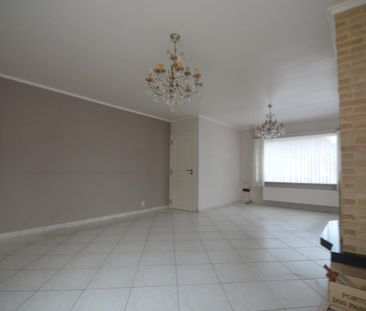 Te huur: Ruime woning met tuin en dubbele garage - Photo 3