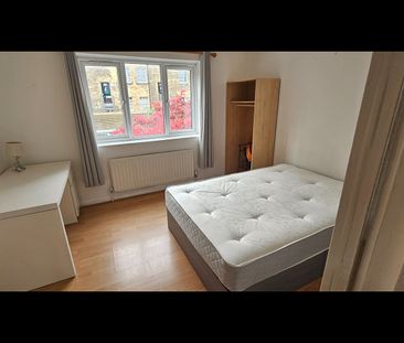 4 Bed Terraced House, Mandela Street, SW9 - Photo 2