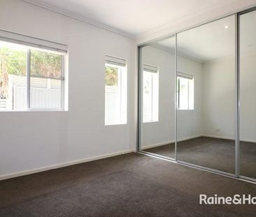 MODERN ONE BEDROOM UNIT - MOMENTS WALK TO ELOUERA BEACH - Photo 1