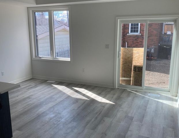 For Lease - 162 Glow Avenue, Hamilton, Ontario - Photo 1