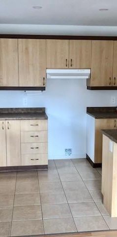 Beau et grand 4.5 de 1 200 p.c. pour 55 ans et plus - Photo 1