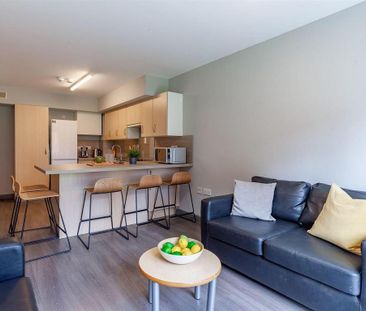 1 bedroom in a flat share to rent - Photo 1