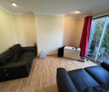 Drummond Avenue, Headingley, LS16 5JZ, Leeds - Photo 1